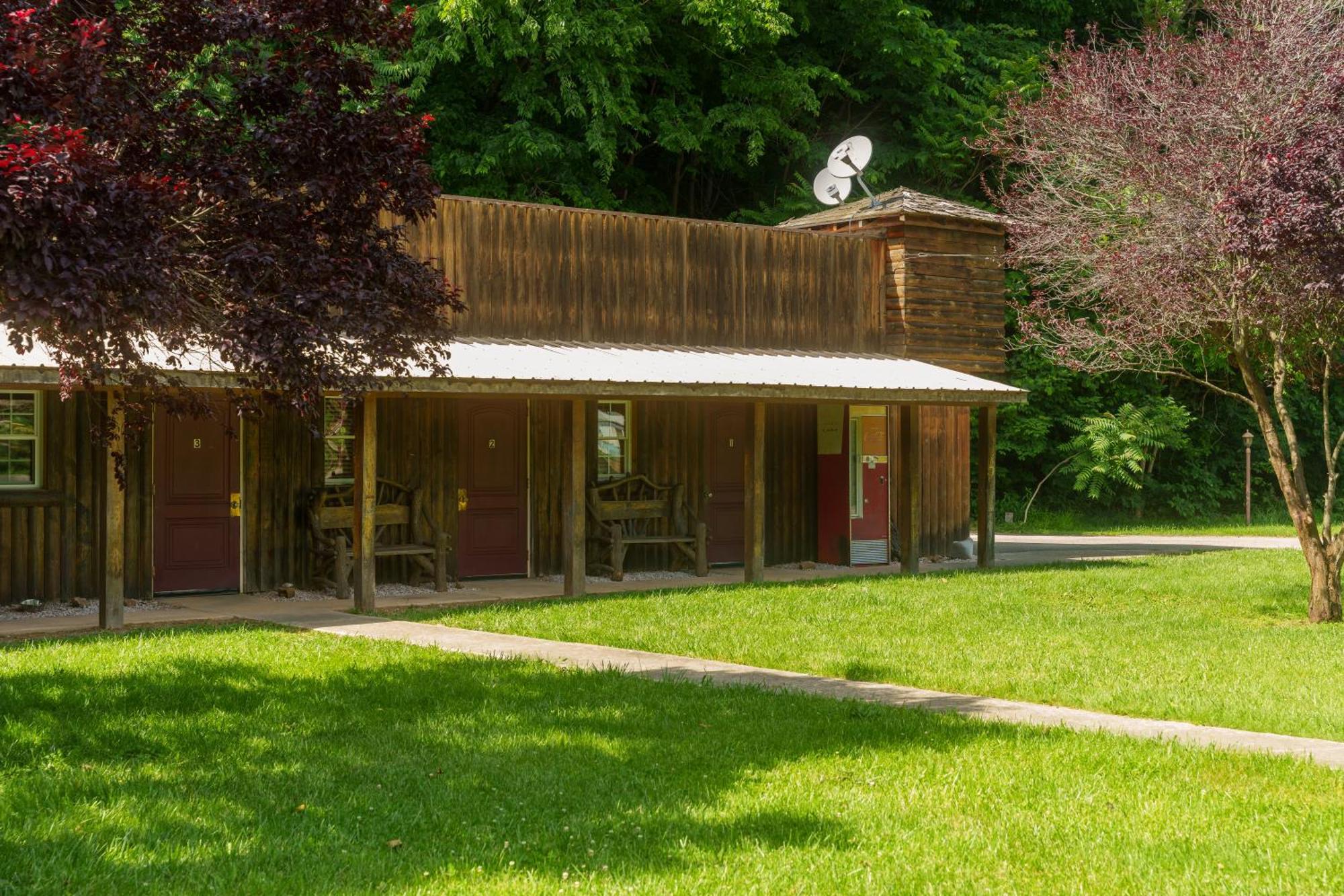 Seneca Pines Lodge Seneca Rocks Экстерьер фото