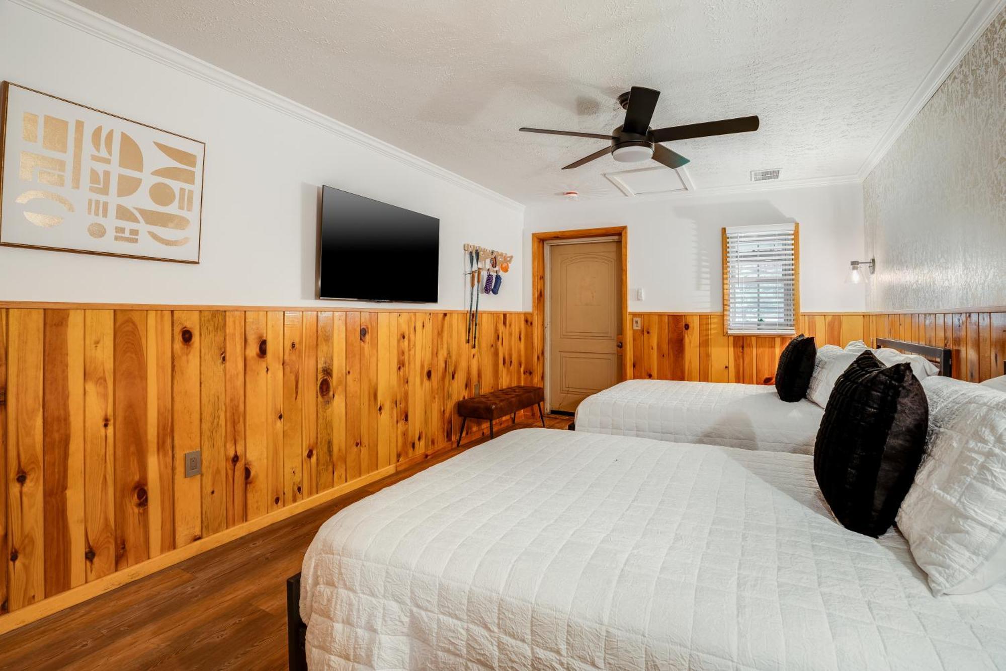 Seneca Pines Lodge Seneca Rocks Экстерьер фото