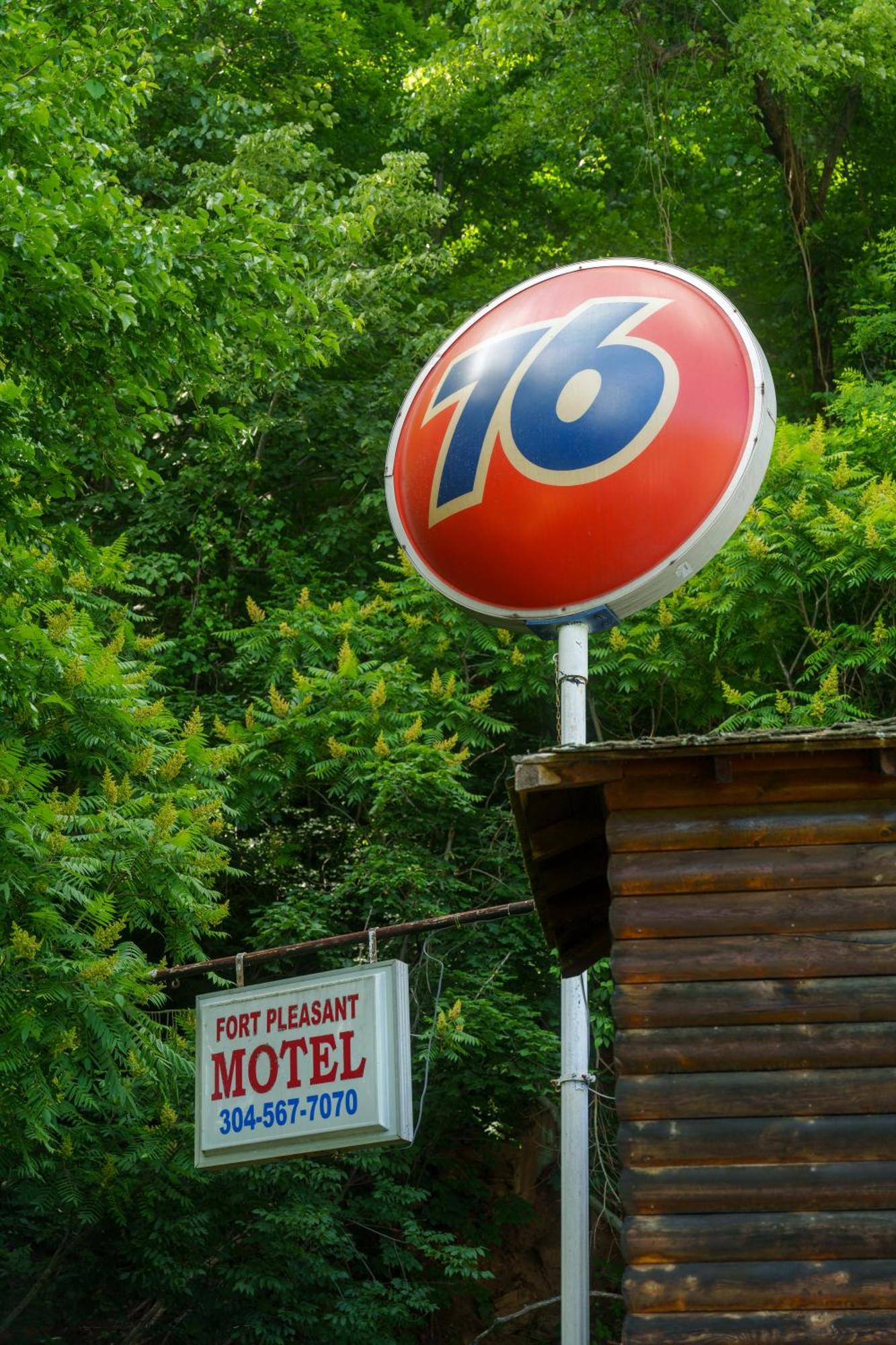Seneca Pines Lodge Seneca Rocks Экстерьер фото
