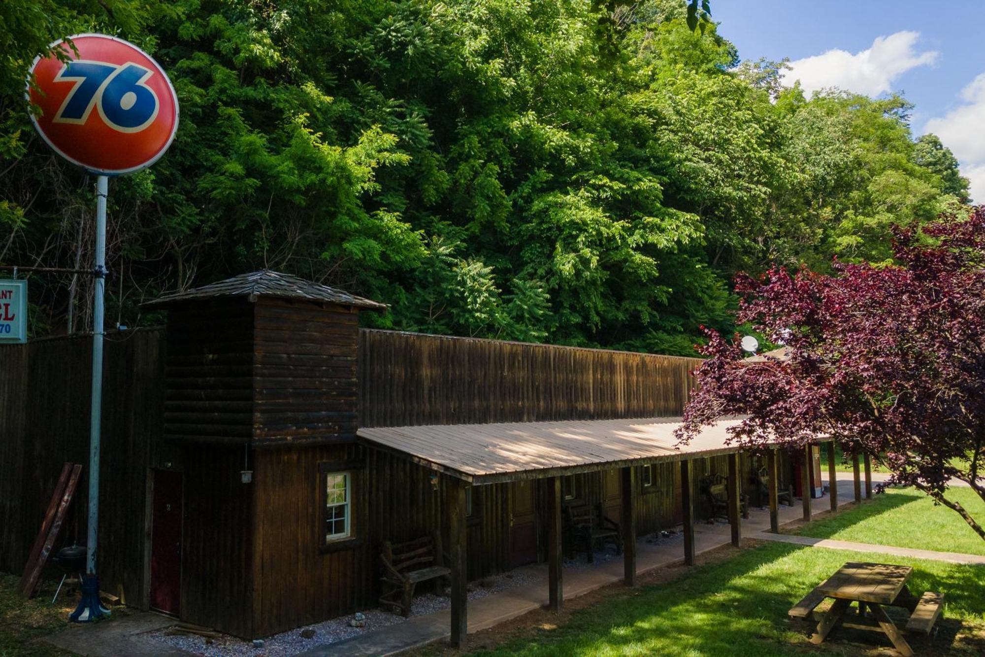 Seneca Pines Lodge Seneca Rocks Экстерьер фото